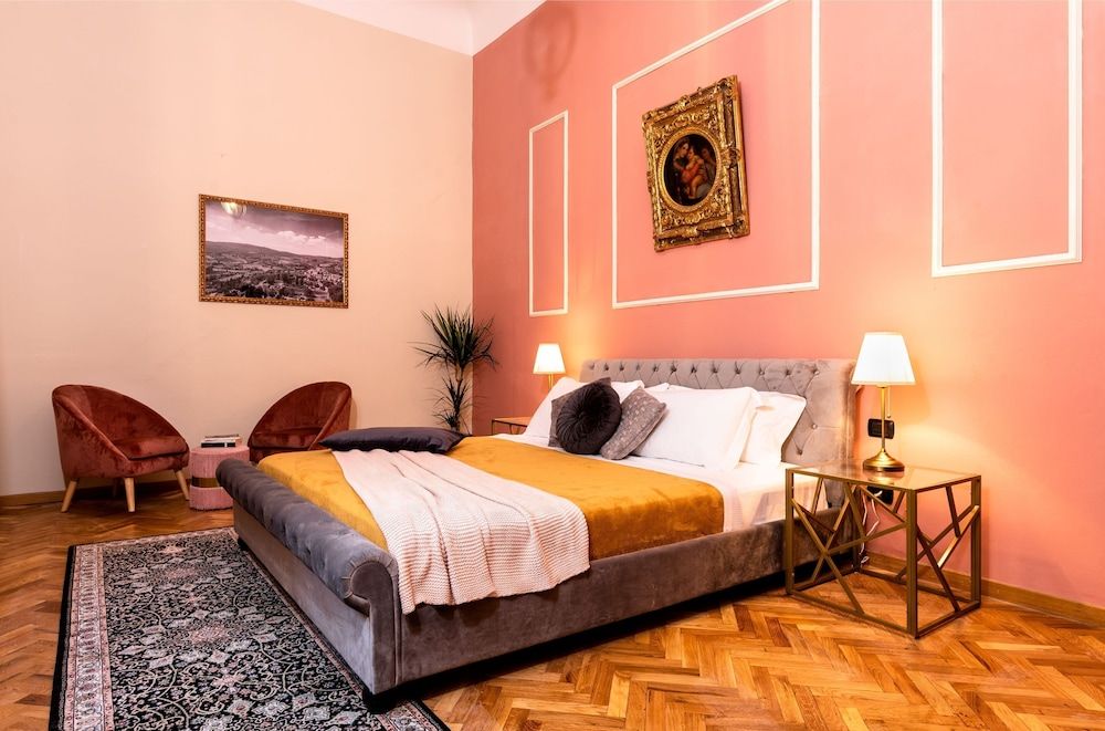 undefined Elegant and historic 3-Bedroom in city center