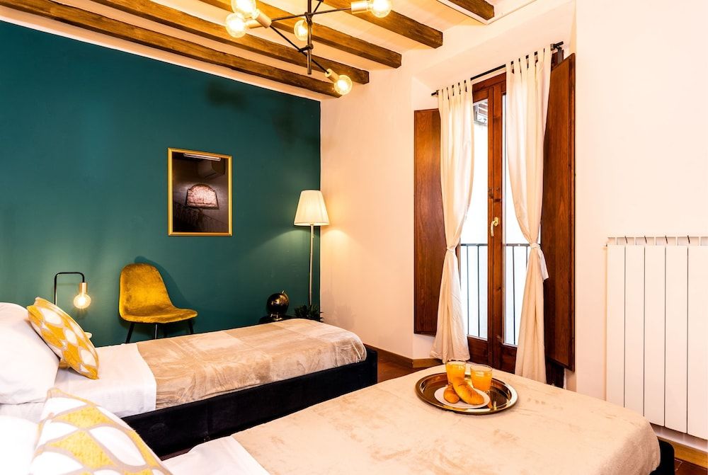 undefined Elegant and historic 3-Bedroom in city center 9