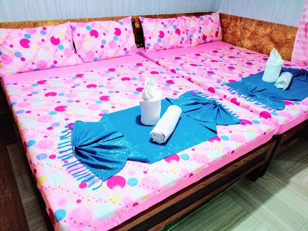 Blue Lagoon Inn and Restaurant Family Room (good for 6) 2