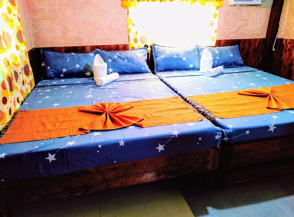 Blue Lagoon Inn and Restaurant Family Room (good for 8) 5