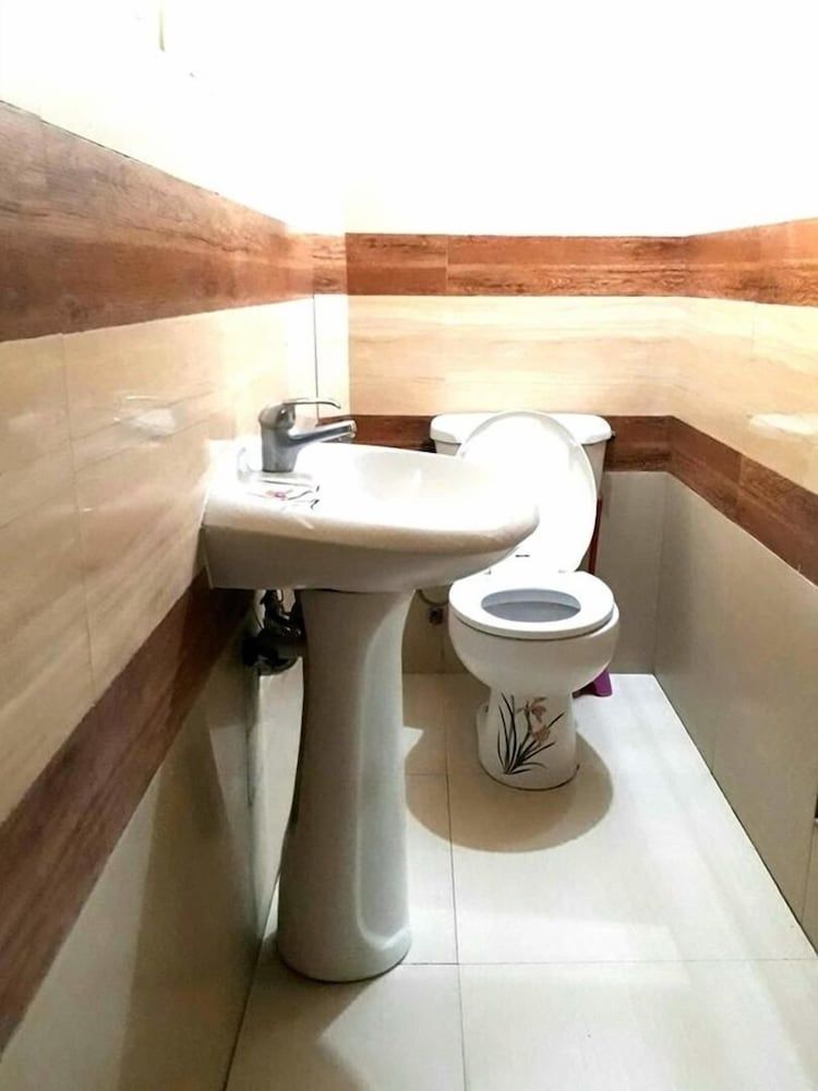 Blue Lagoon Inn and Restaurant Family Room (good for 6) 8