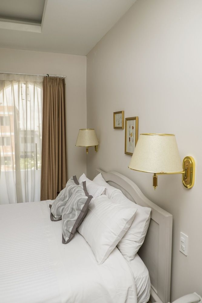 La Coupole Deluxe Double Room 3