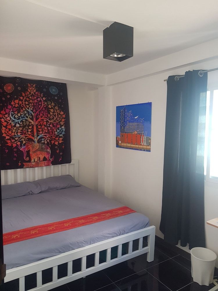 undefined Sam's Place 2