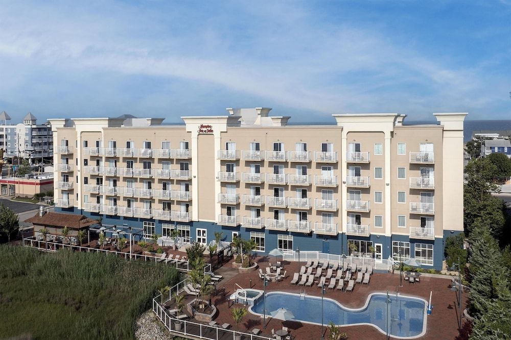 undefined Hampton Inn & Suites Ocean City/Bayfront-Convention Center 3