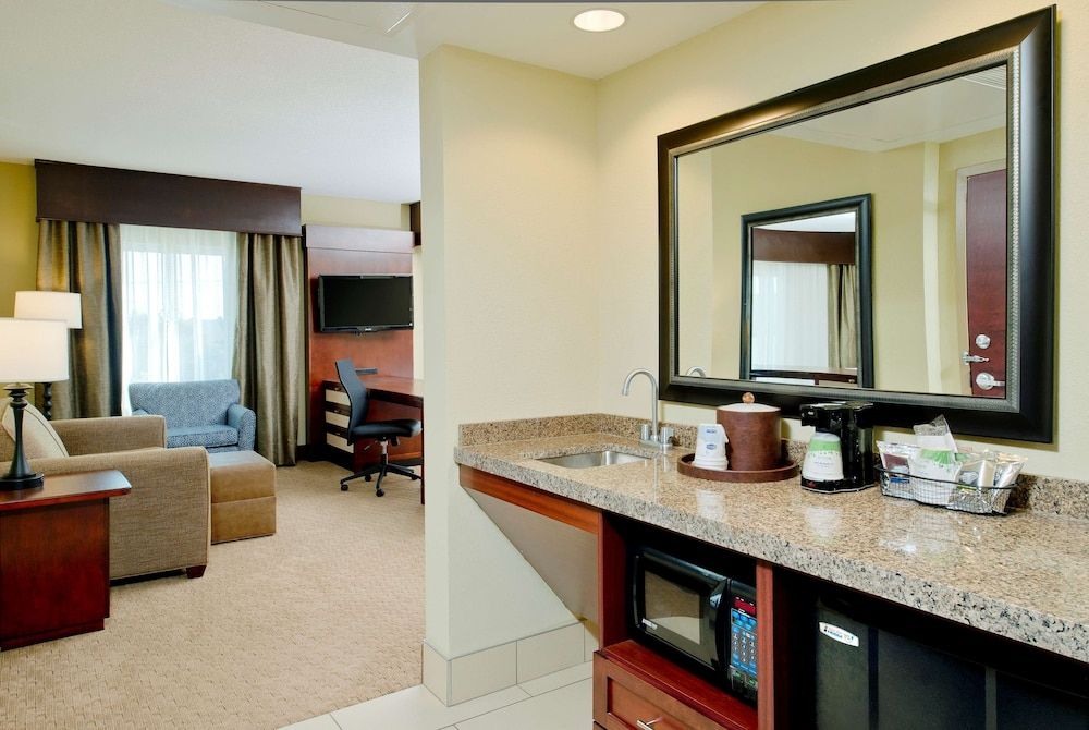 undefined Hampton Inn & Suites Ocean City/Bayfront-Convention Center 9