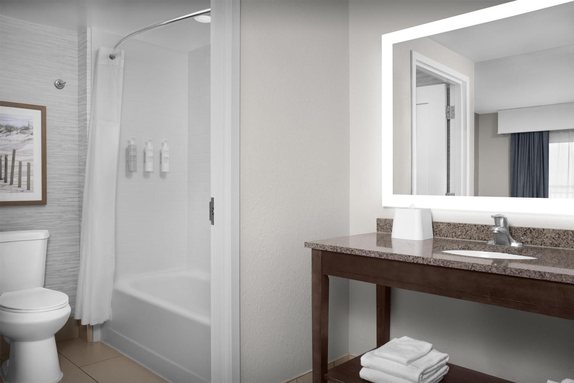 undefined Hampton Inn & Suites Ocean City/Bayfront-Convention Center 5
