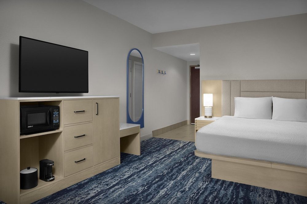 undefined Hampton Inn & Suites Ocean City/Bayfront-Convention Center 7