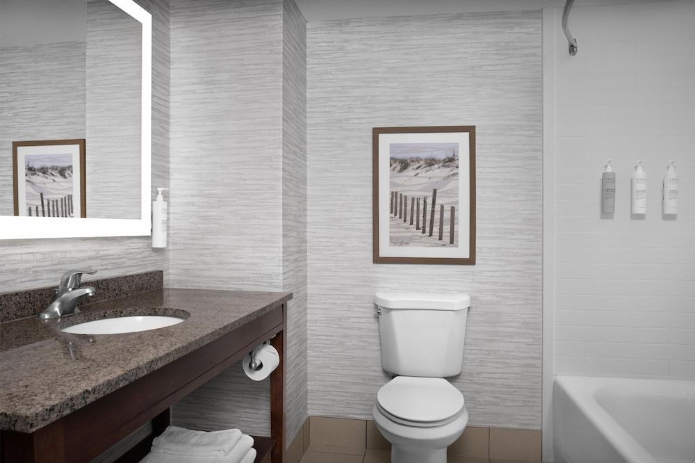 undefined Hampton Inn & Suites Ocean City/Bayfront-Convention Center 9
