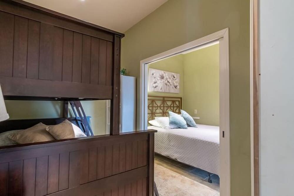 Chateau Coralini Family Studio, Multiple Beds, Patio 2