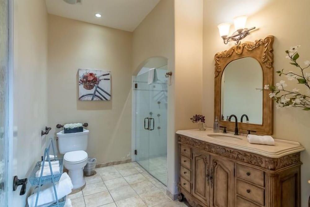 Chateau Coralini Family Studio, Multiple Beds, Patio 14