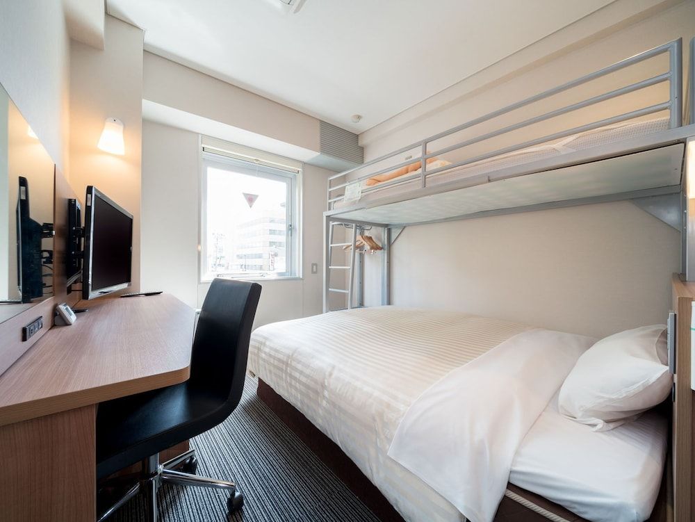 Triple Room, Smoking