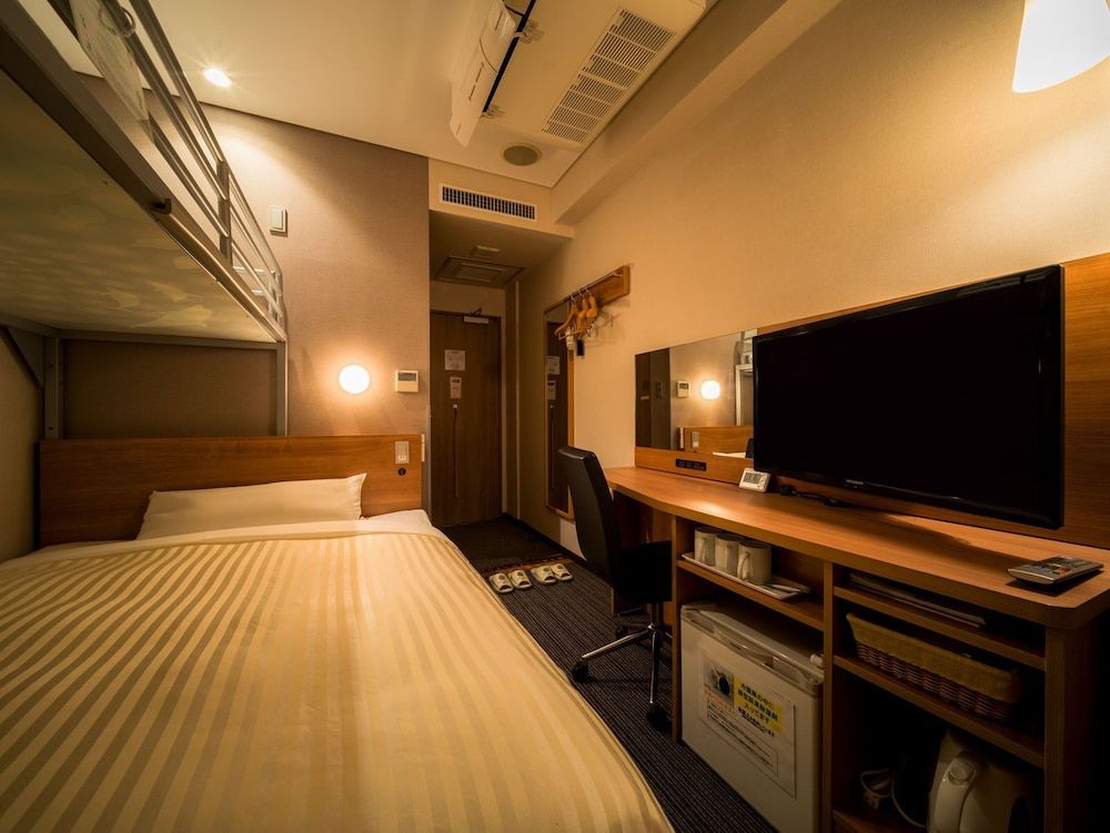 Triple Room, Smoking