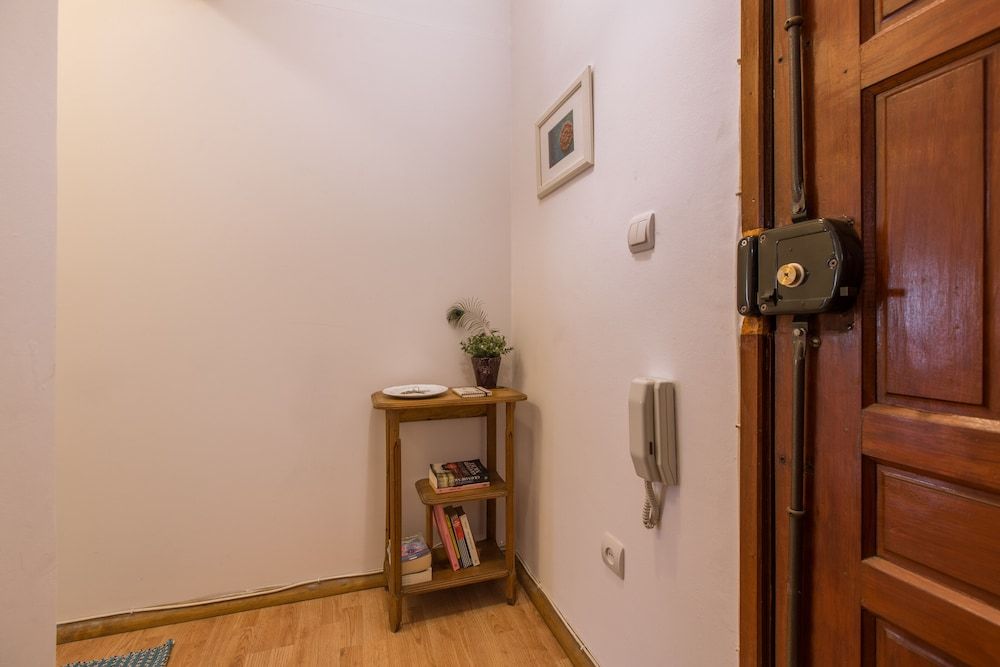 Light Filled Apartment, By TimeCooler Apartment, 1 Bedroom 22