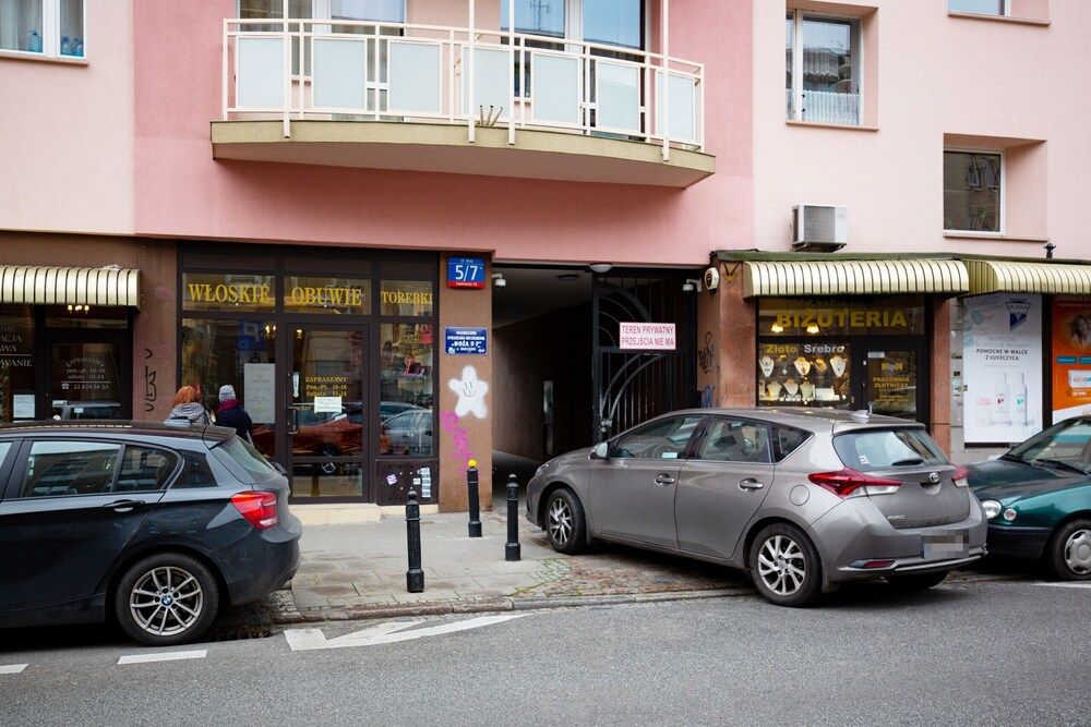 undefined Apartments Warsaw Hoza by Renters 7