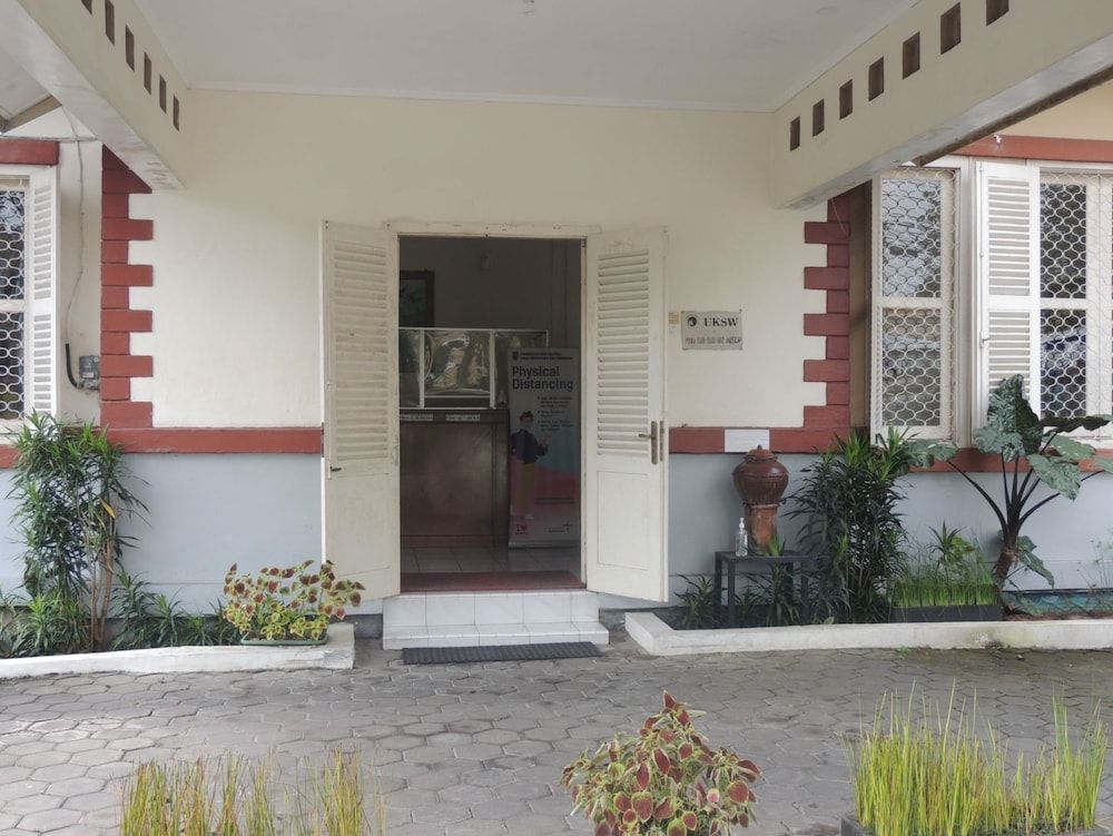 Wisma Tamu UKSW
