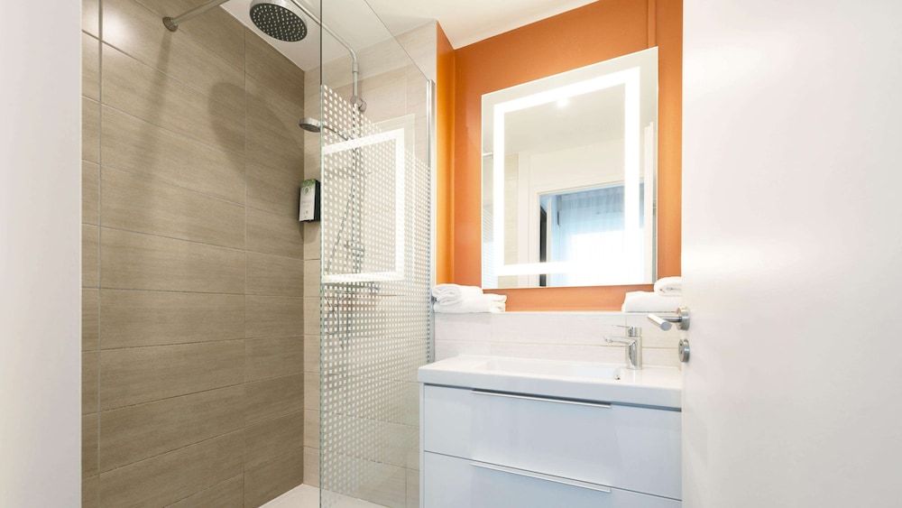 Hotel Campanile Metz Nord - Talange Standard Room, Multiple Beds 8