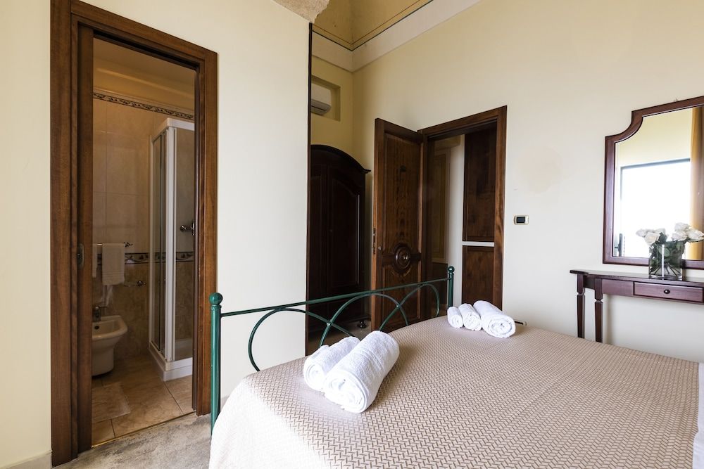 B&B La Riviera Superior Double Room, Sea View 16