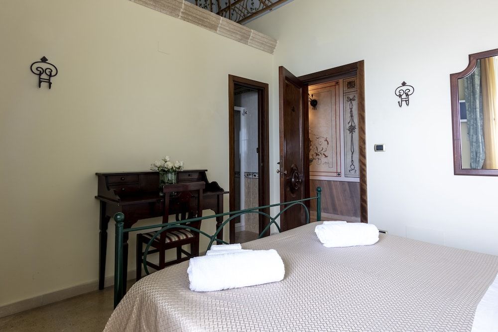 B&B La Riviera Superior Double Room, Sea View 17