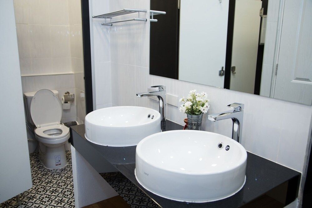 Phukhao Hostel 8-Bed Female Dormitory 14