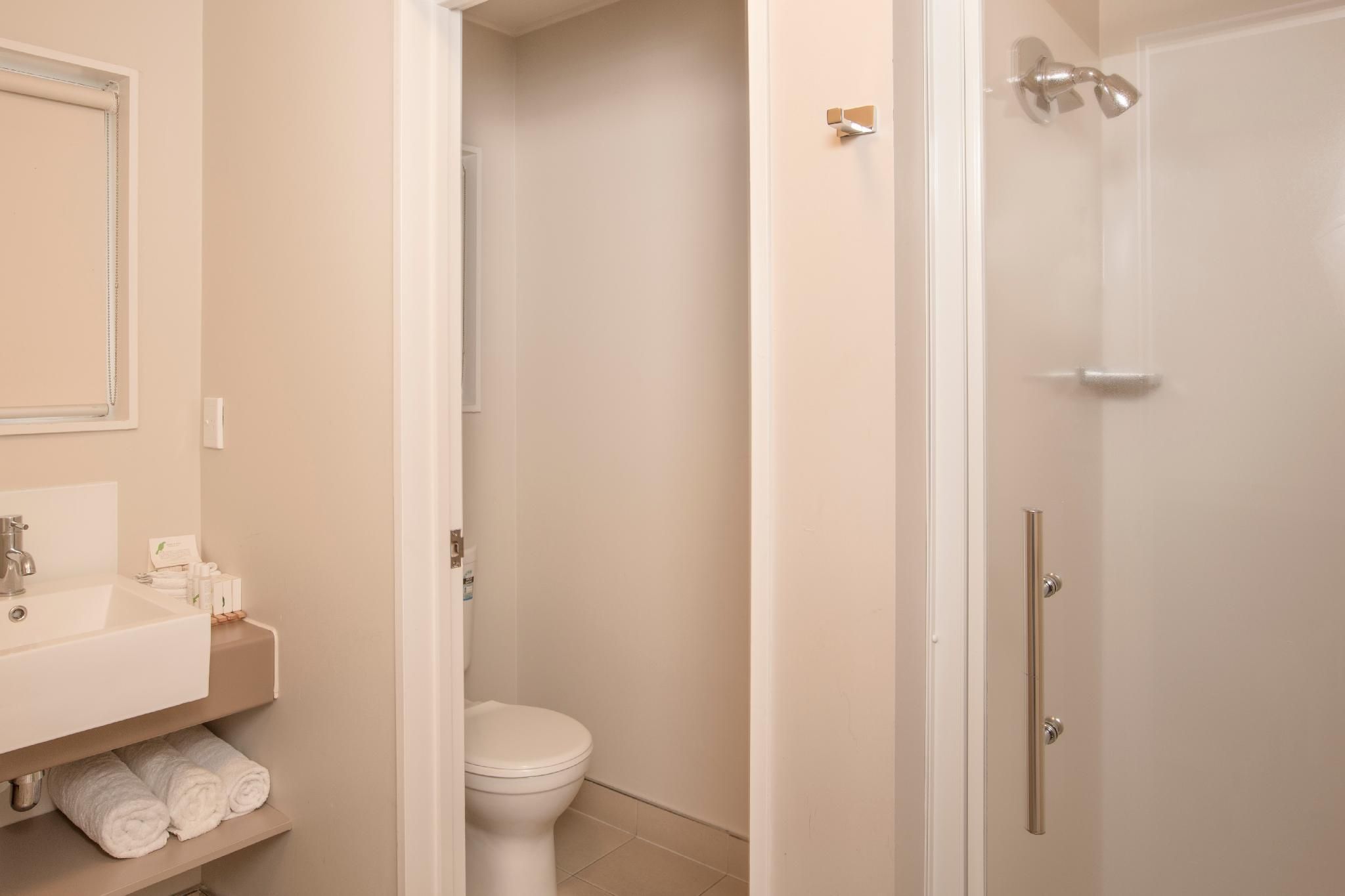 Lake Rotorua Hotel Standard Twin 3