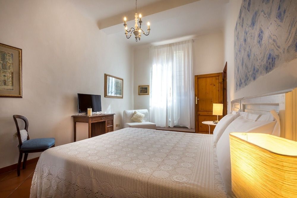 undefined Classic Tuscany Apartment A by Mmega 4