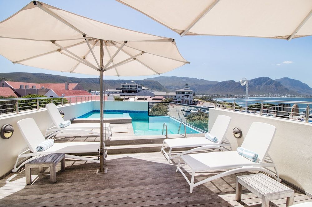 undefined Harbour Square Hotel 6