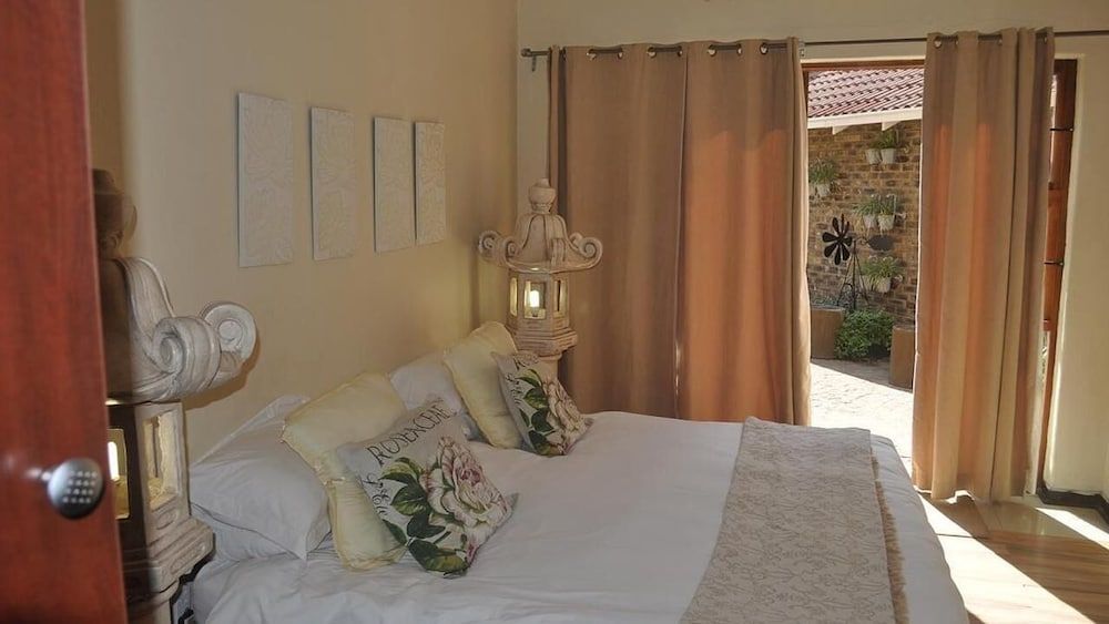 Echo Garden Guesthouse Classic Double Room 2