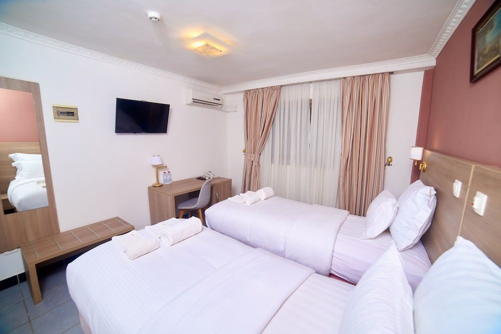 FAYA Hotel Executive Twin Room 6