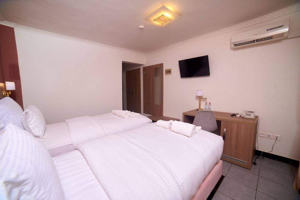 FAYA Hotel Executive Twin Room 10