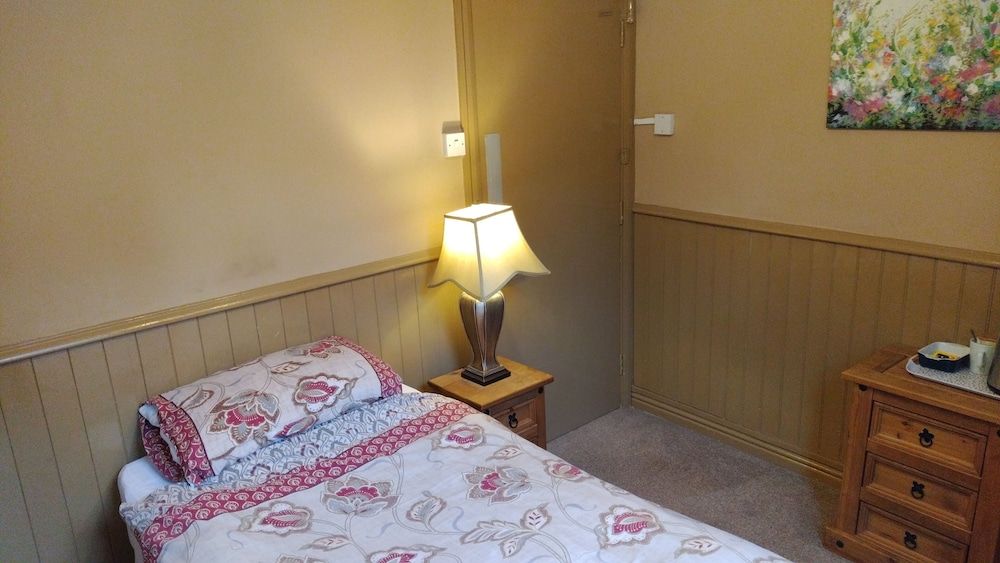 The Bull Basic Single Room