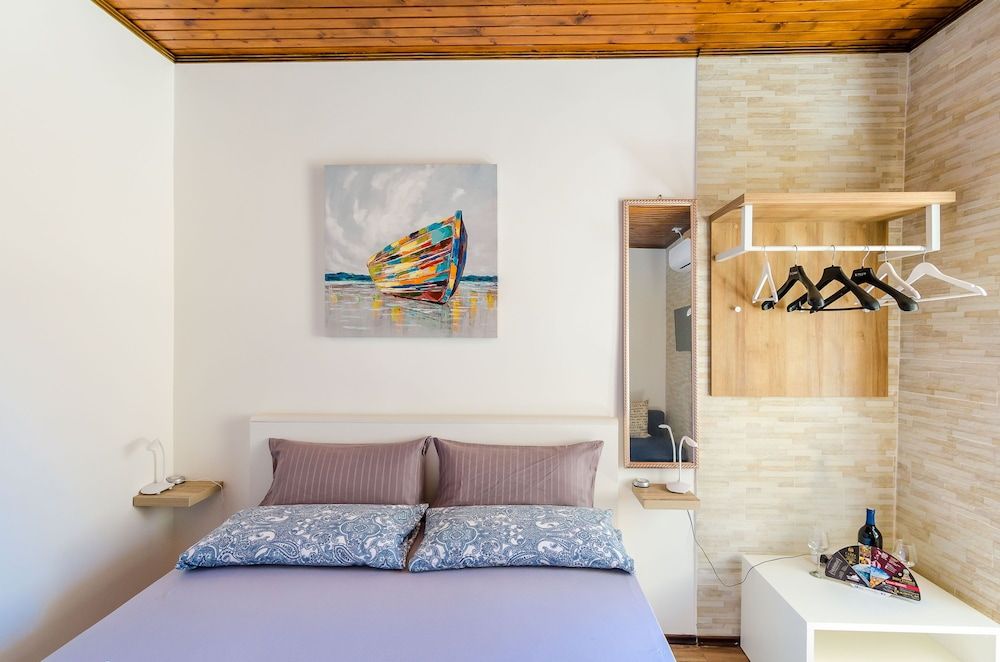 Rooms City Central Old Town Triple Room (Triple Rom with Sea View) 7