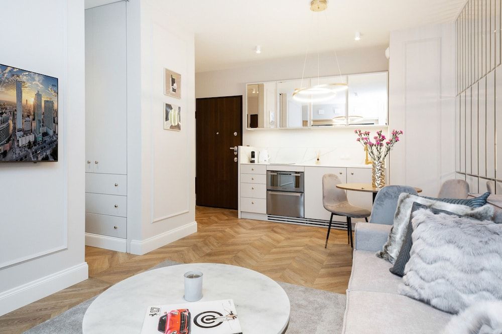 Mennica Residence Apartments by Renters Apartment, 1 Bedroom, Balcony 12