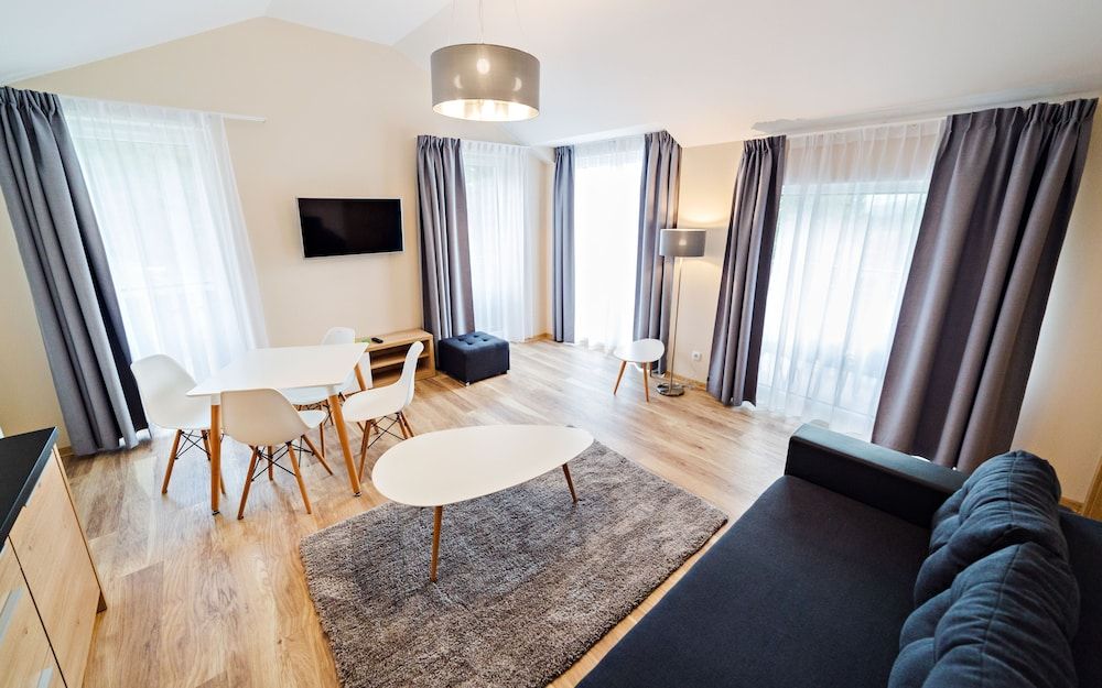 Apartment (D 12)