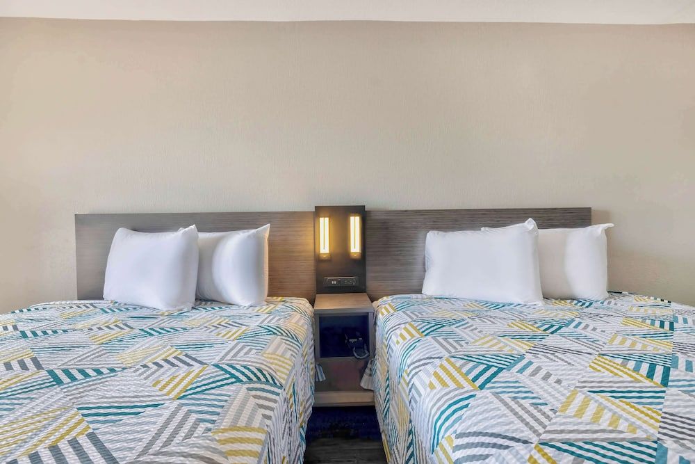 Studio 6 Effingham, Il Standard Room, Multiple Beds, Non Smoking, Kitchenette 2