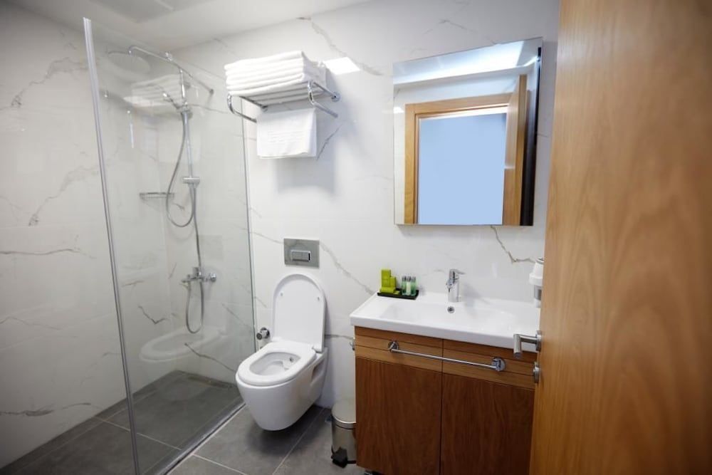 Ruwais Hotel Comfort Room, 1 Bedroom, Garden View 8