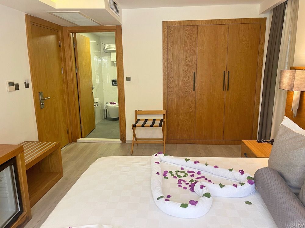 Ruwais Hotel Comfort Room, 1 Bedroom, Garden View 2