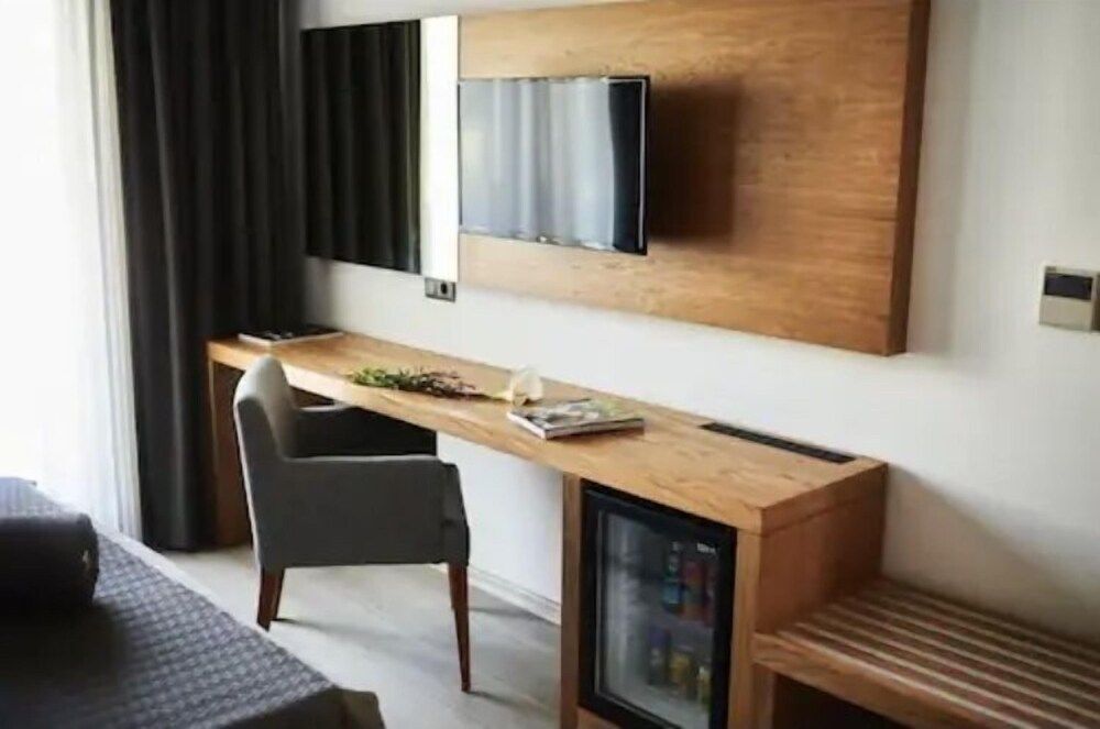 Ruwais Hotel Comfort Room, 1 Bedroom, Garden View 9