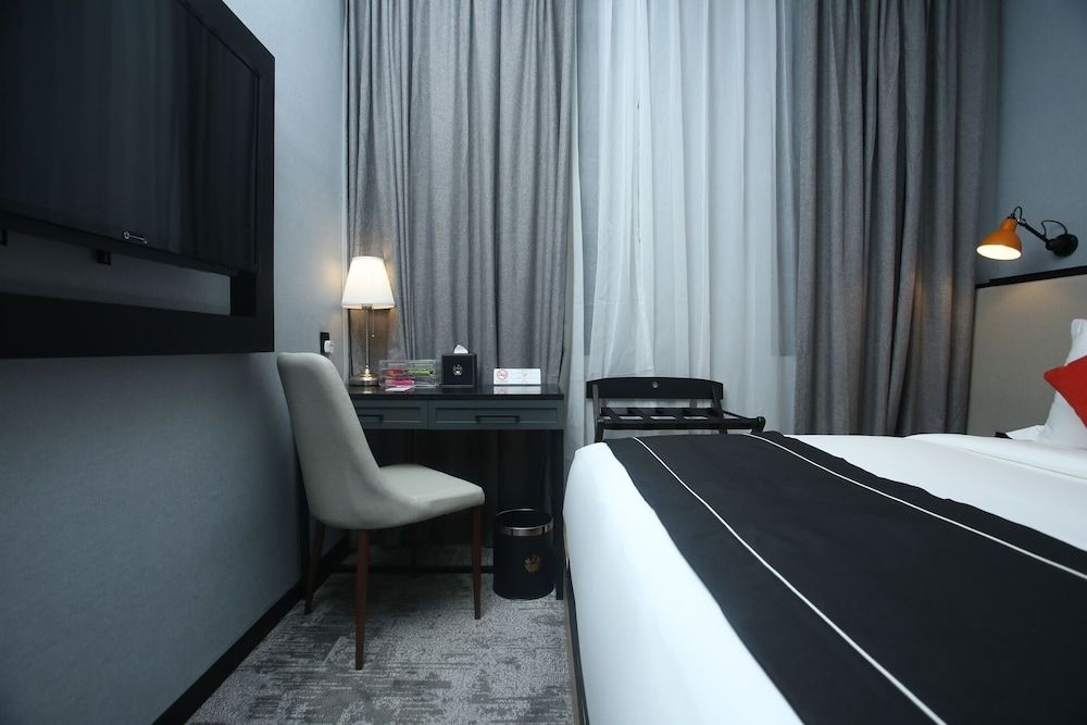 Stanton Hotel Standard Queen Room 2