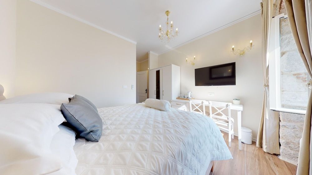 undefined Chrysanta Apartments 4