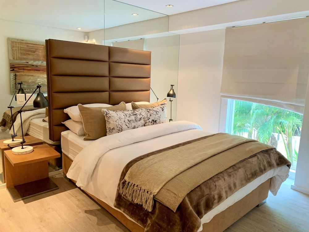 Clifton YOLO Spaces – Clifton Beachfront Penthouse Clifton YOLO Spaces Clifton Beachfront Penthouse 9