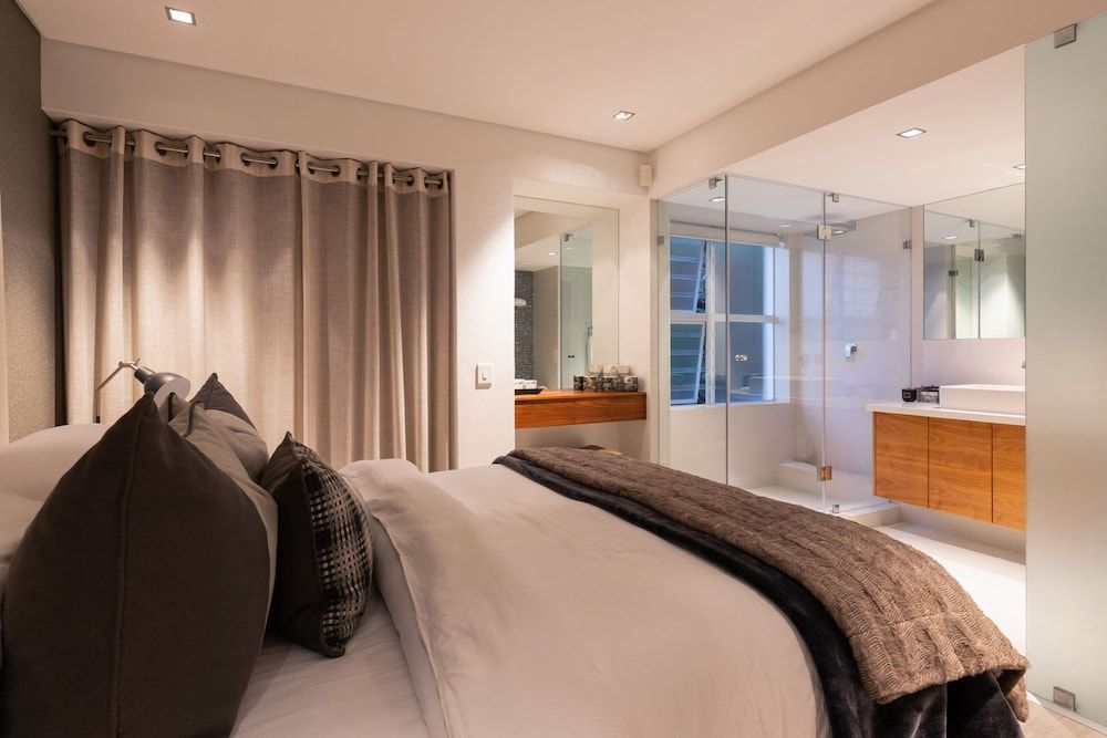 Clifton YOLO Spaces – Clifton Beachfront Penthouse Clifton YOLO Spaces Clifton Beachfront Penthouse 15