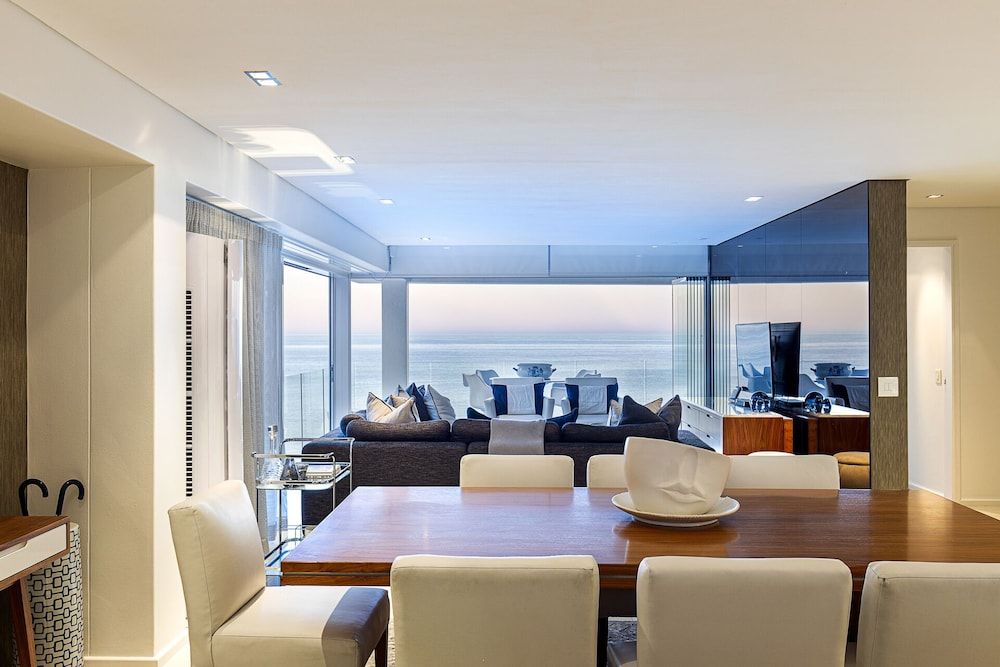 undefined Clifton YOLO Spaces – Clifton Beachfront Penthouse 10