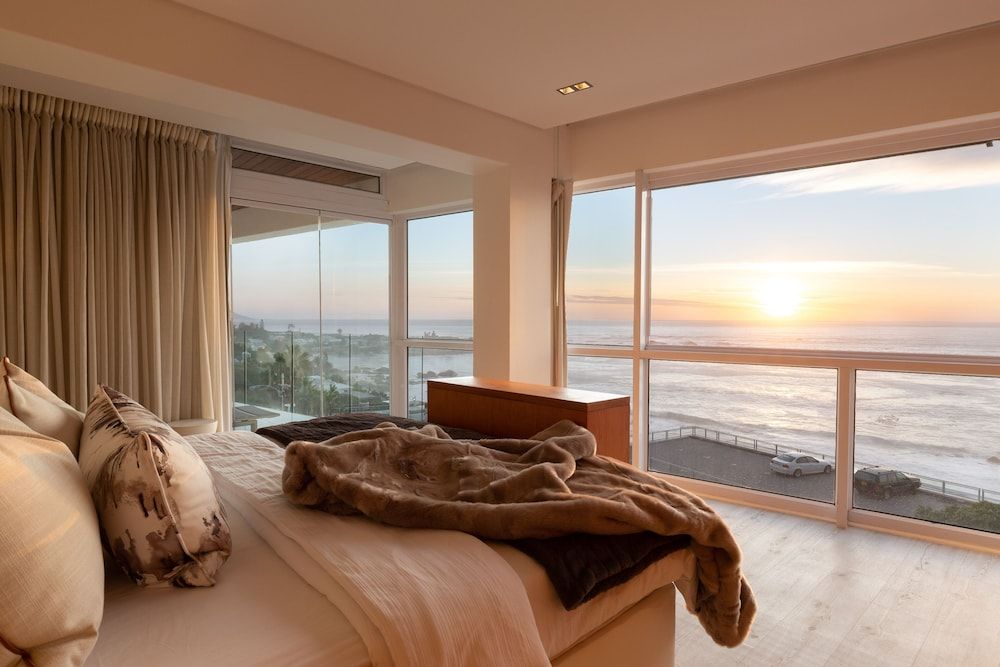 Clifton YOLO Spaces – Clifton Beachfront Penthouse Clifton YOLO Spaces Clifton Beachfront Penthouse 5