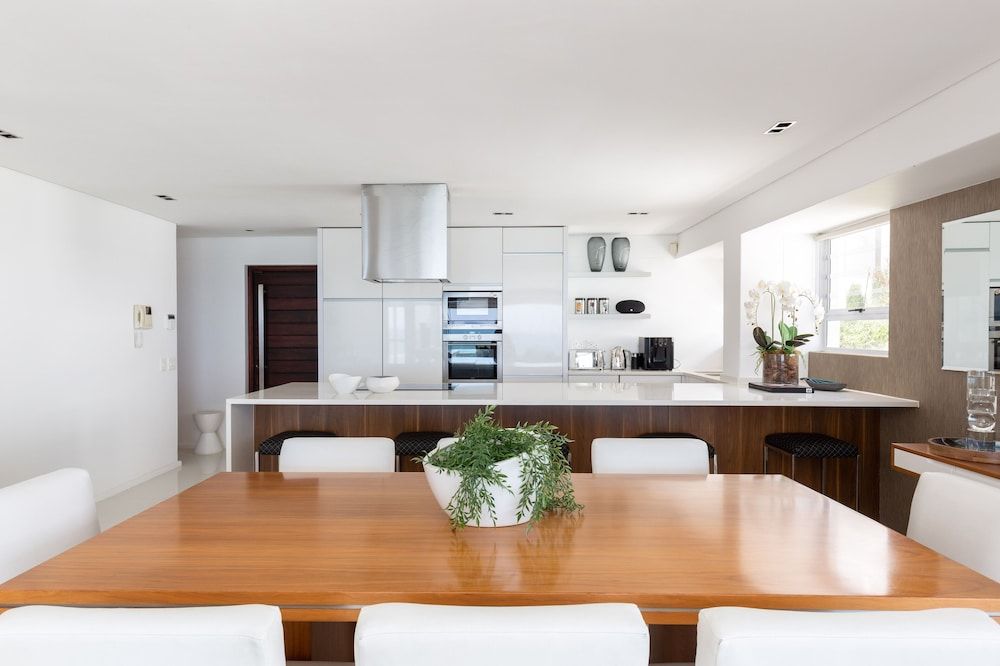 undefined Clifton YOLO Spaces – Clifton Beachfront Penthouse 9