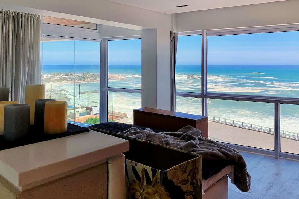 Clifton YOLO Spaces – Clifton Beachfront Penthouse Clifton YOLO Spaces Clifton Beachfront Penthouse 17