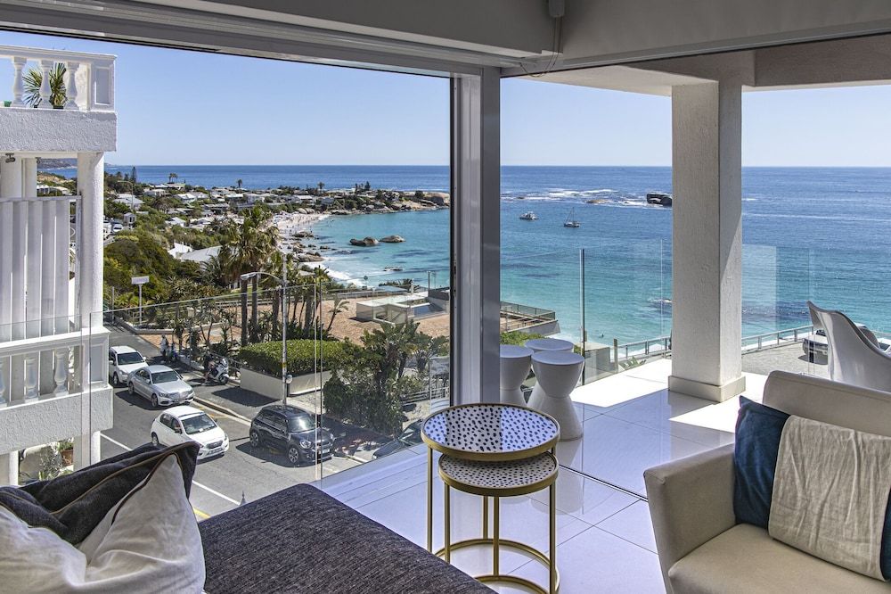 Clifton YOLO Spaces – Clifton Beachfront Penthouse Clifton YOLO Spaces Clifton Beachfront Penthouse 18