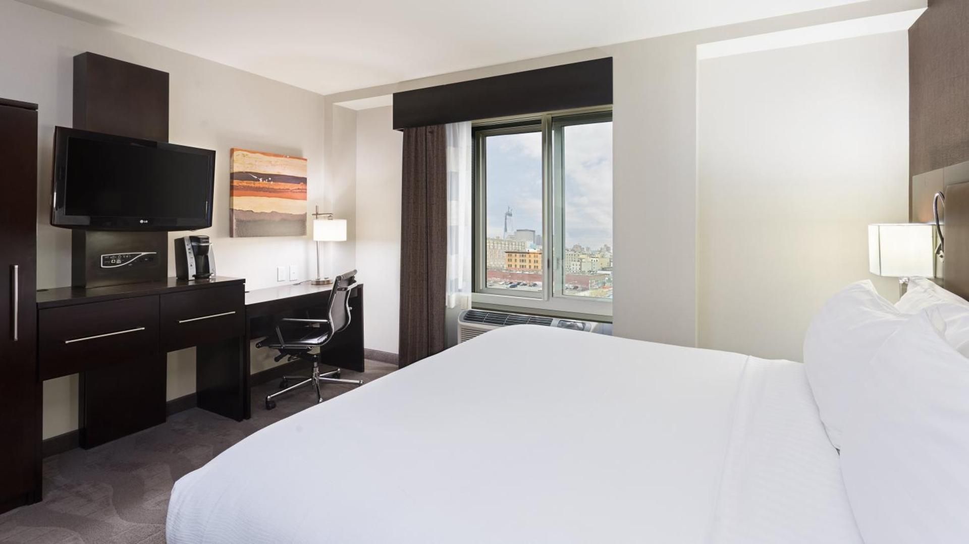 1 King Bed Standard City View High Floor