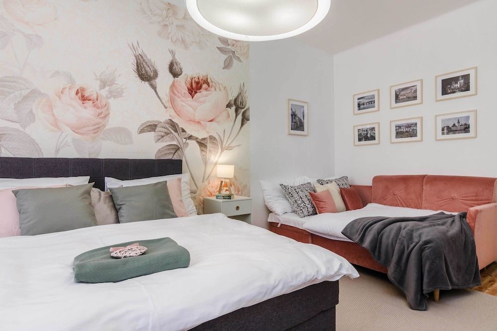 APT Prague Ch. Bridge by Michal&Friends Studio 10