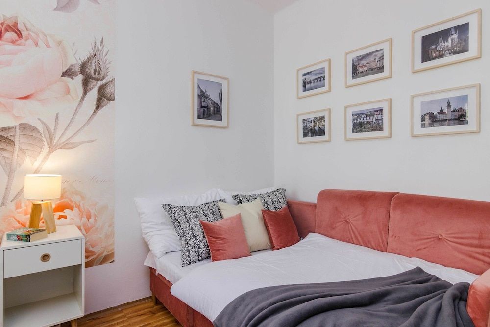 APT Prague Ch. Bridge by Michal&Friends Studio 11