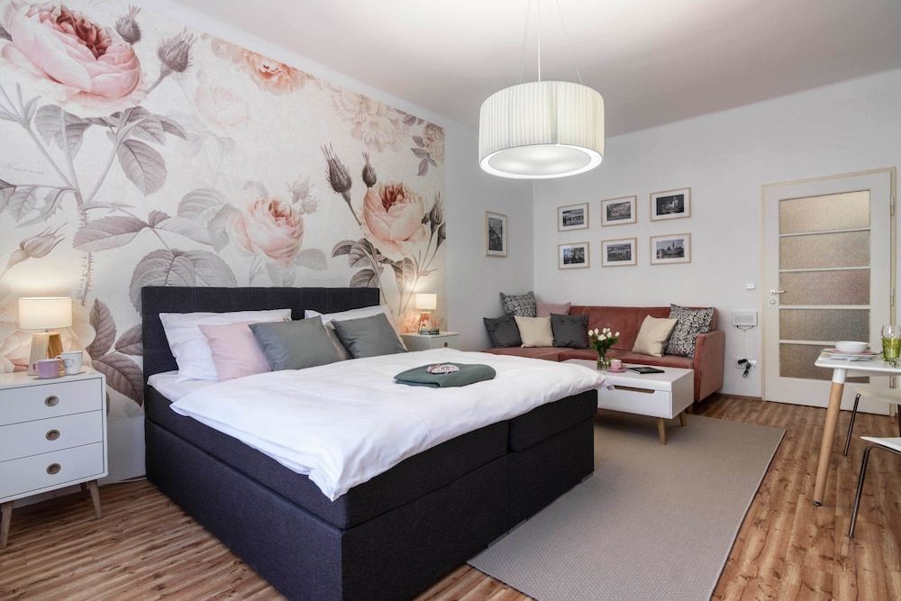 APT Prague Ch. Bridge by Michal&Friends Studio 9